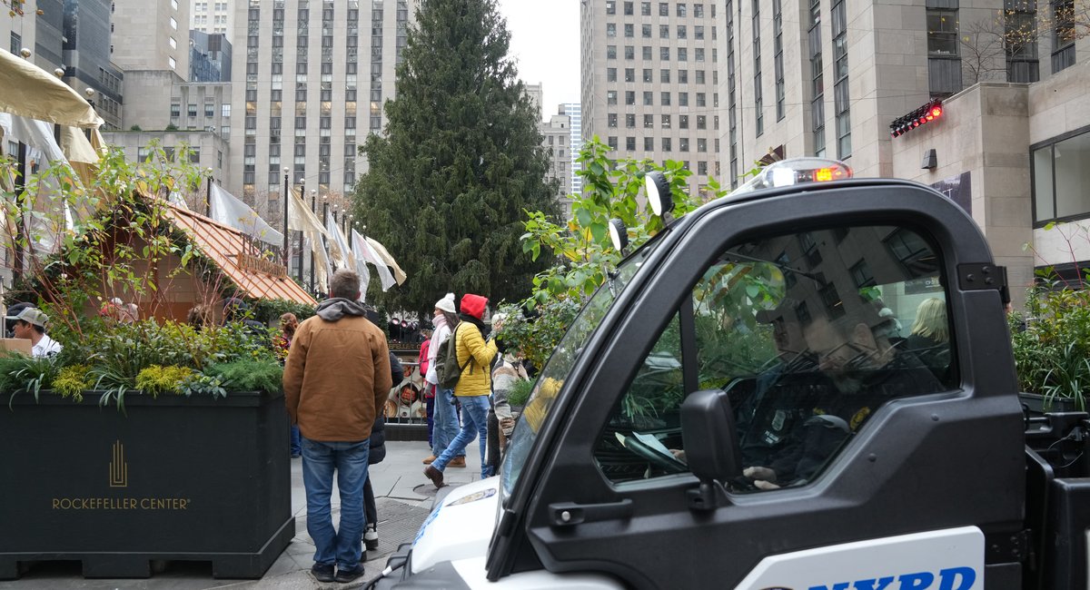 Ahead of Rockefeller tree lighting, blocks from Midtown shooting, visitors say they feel safe