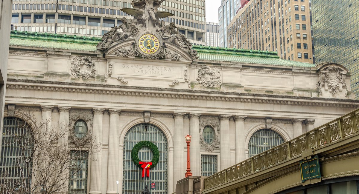 Early Addition: A vending machine at Grand Central Terminal is dispensing cute little prints for $1