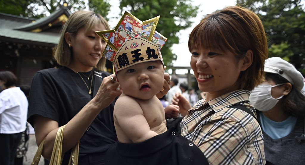 Early Addition: Would a 4-day workweek entice you to make a baby?