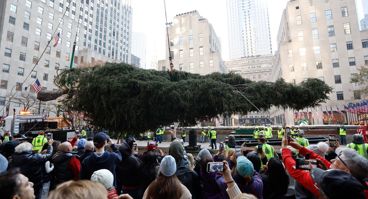 Many Midtown streets already closed for Wednesday’s Rockefeller tree lighting